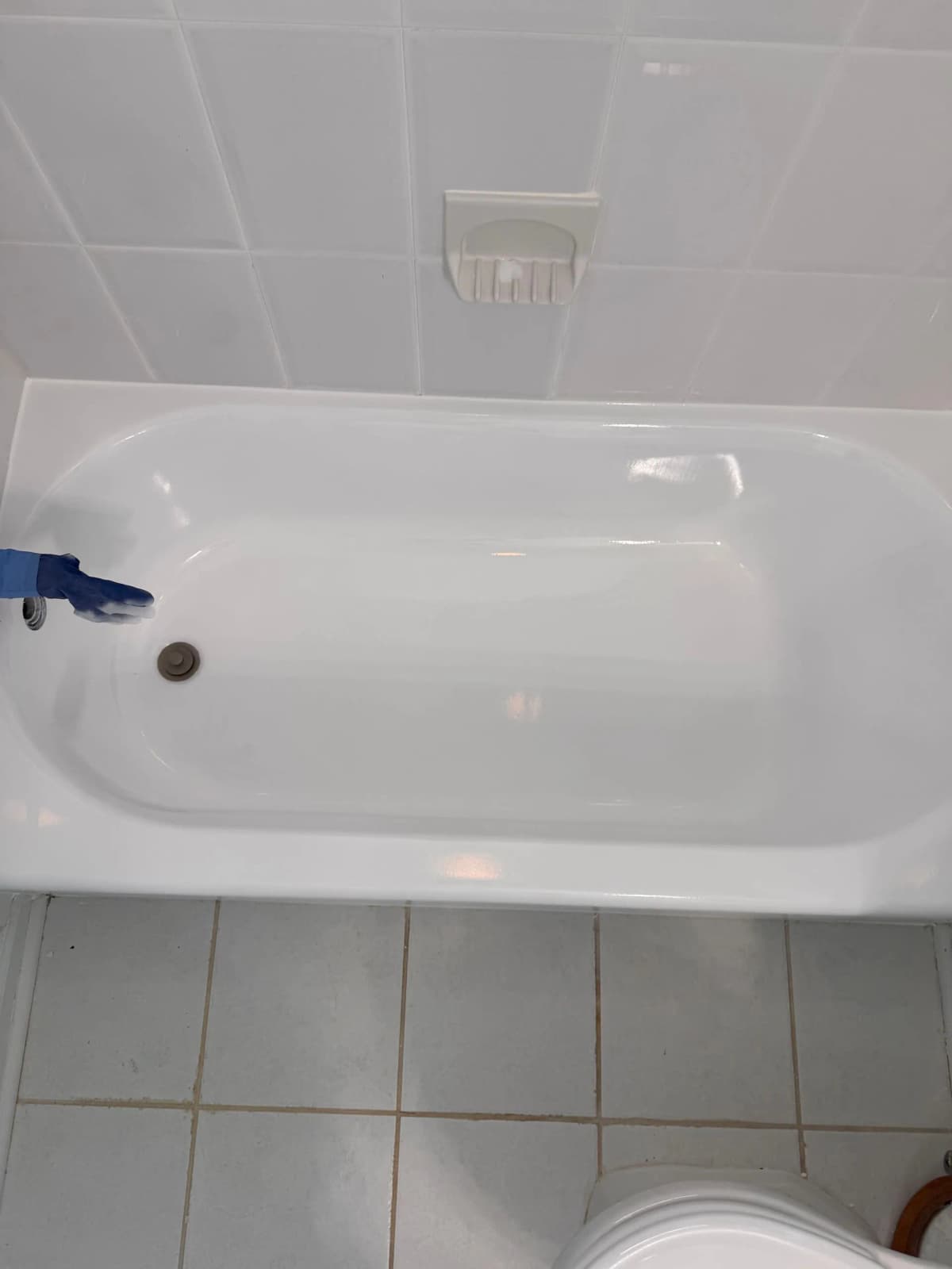 Beautifully refinished white bathtub